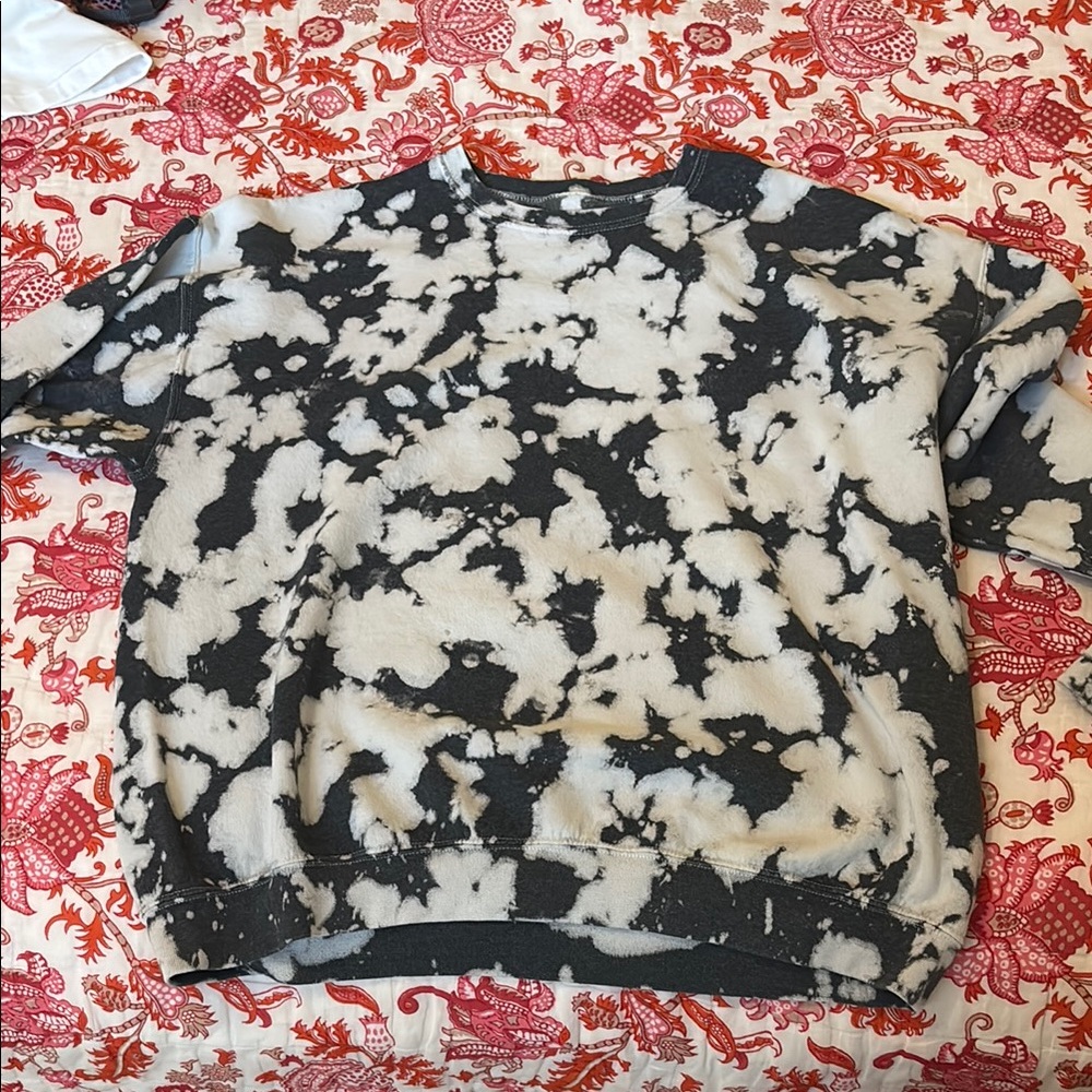 Urban Outfitters Black and White Tie-Dye Sweatshirt